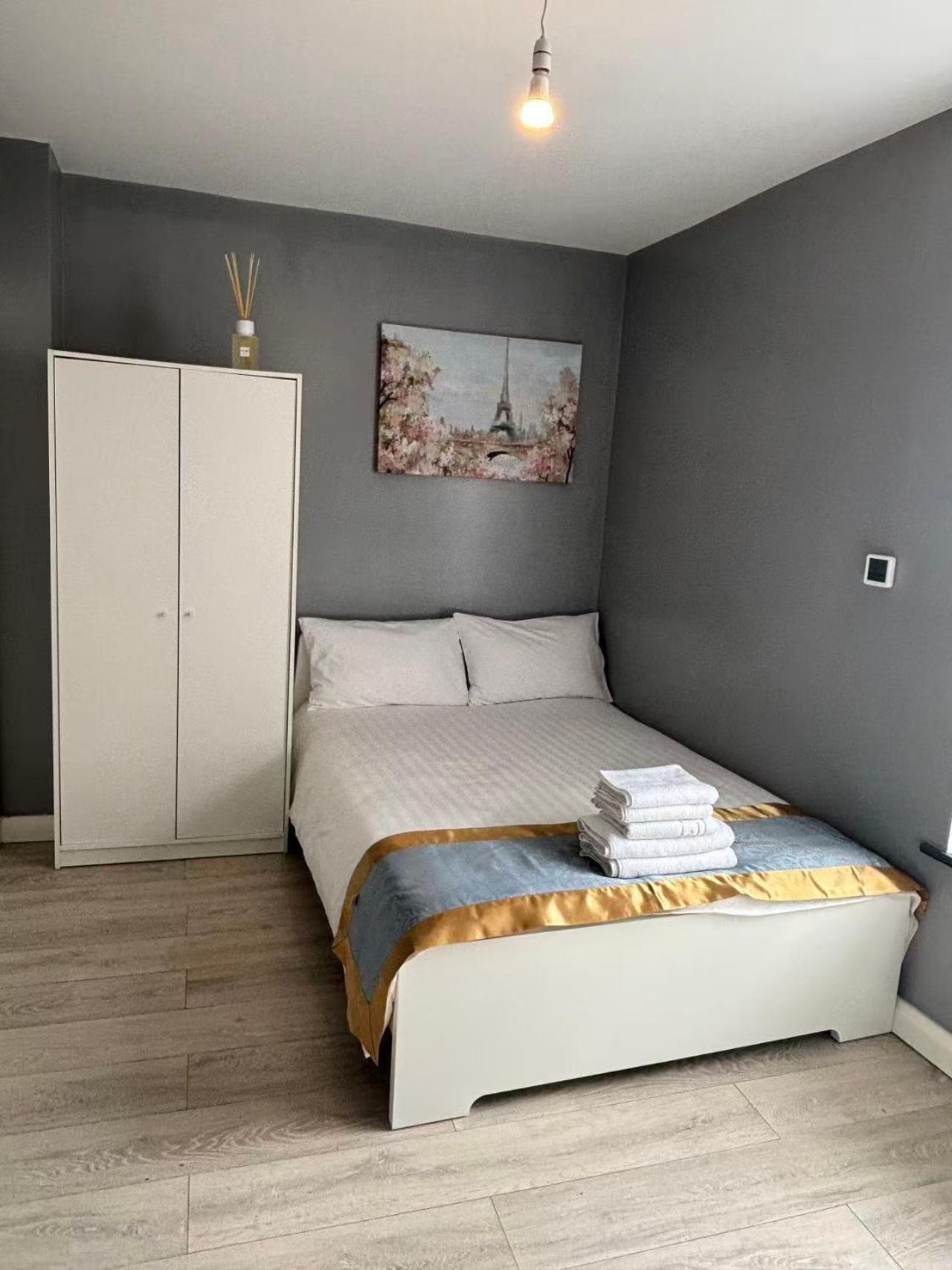 Double Room Private Bathroom