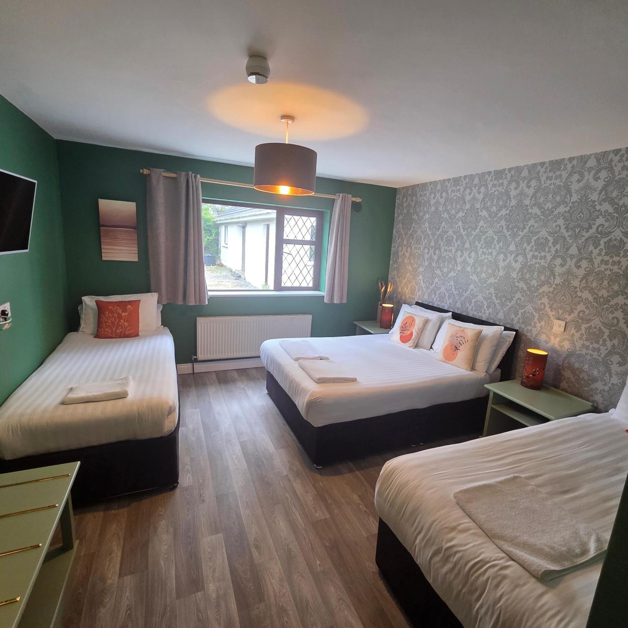 Deluxe Family Room