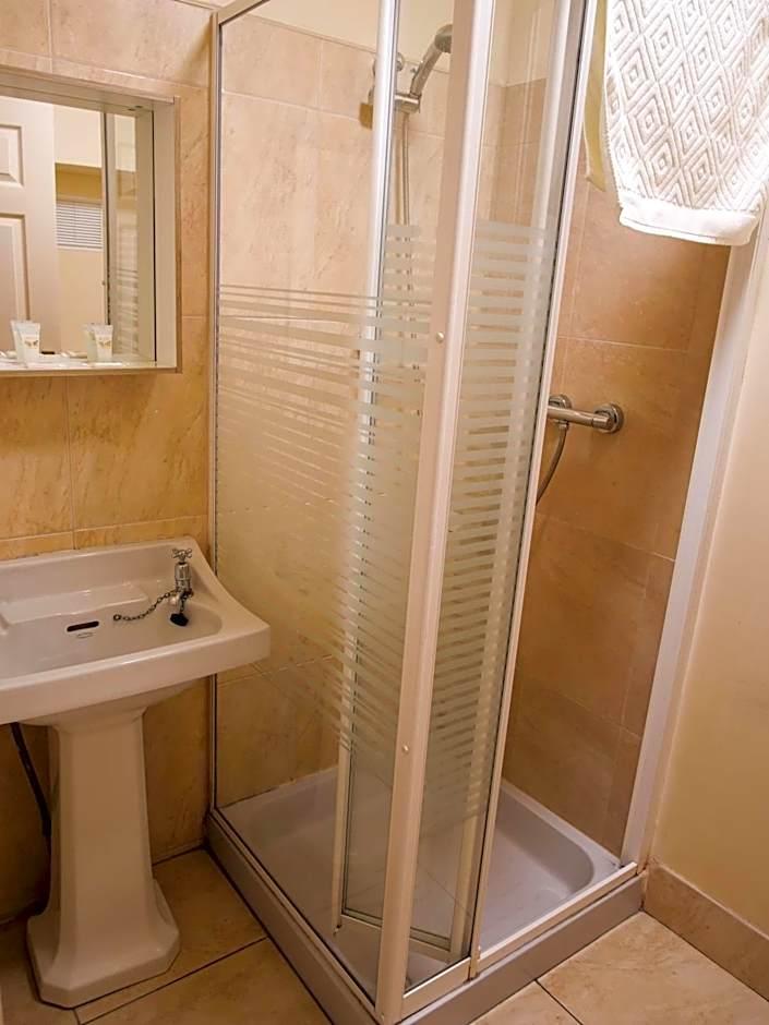 Double Room Private Bathroom
