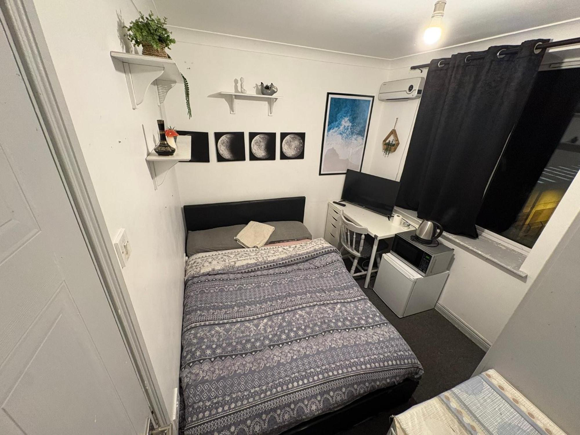 Double Room with Shared Bathroom