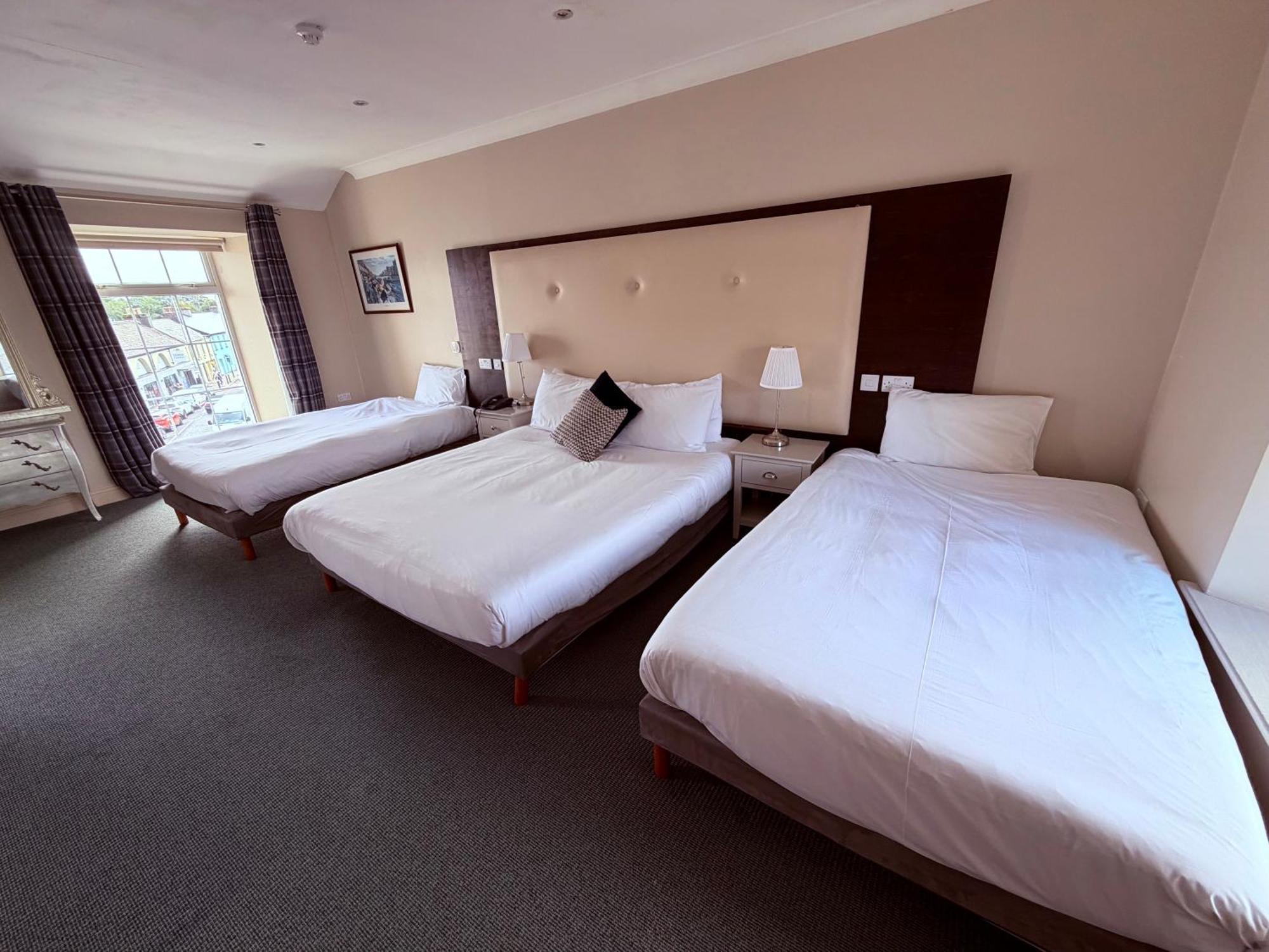 Deluxe Family Room