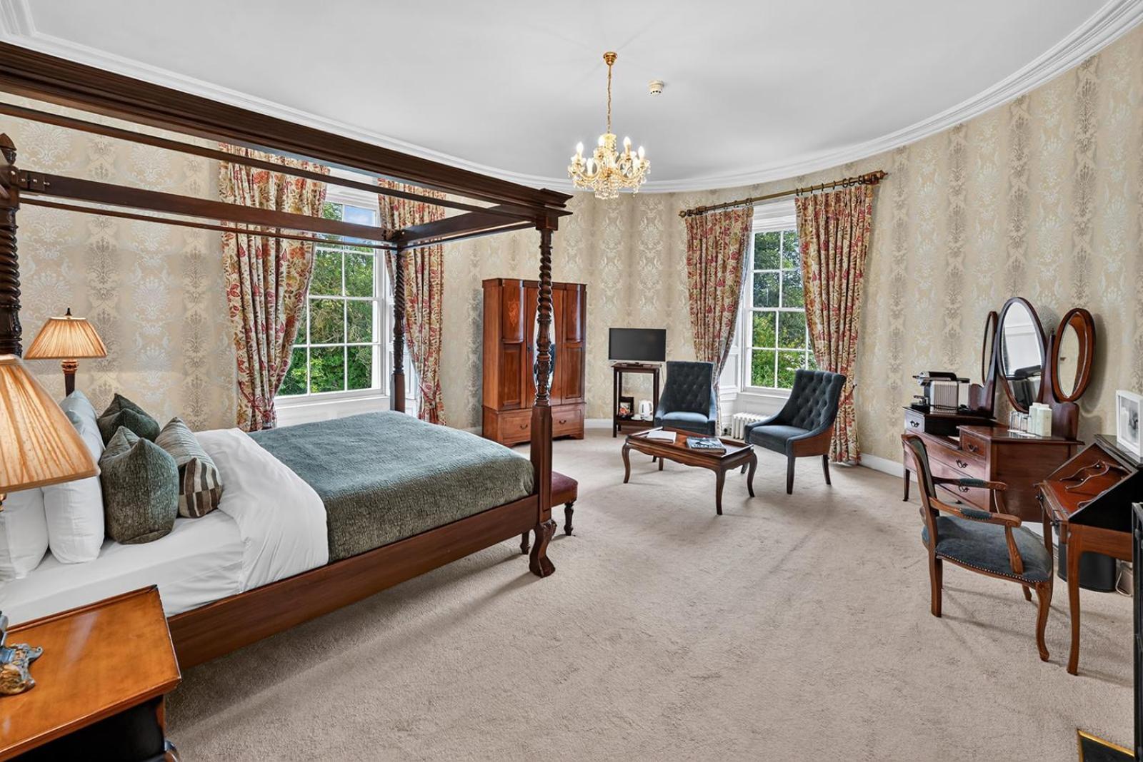Deluxe Double or Twin Room