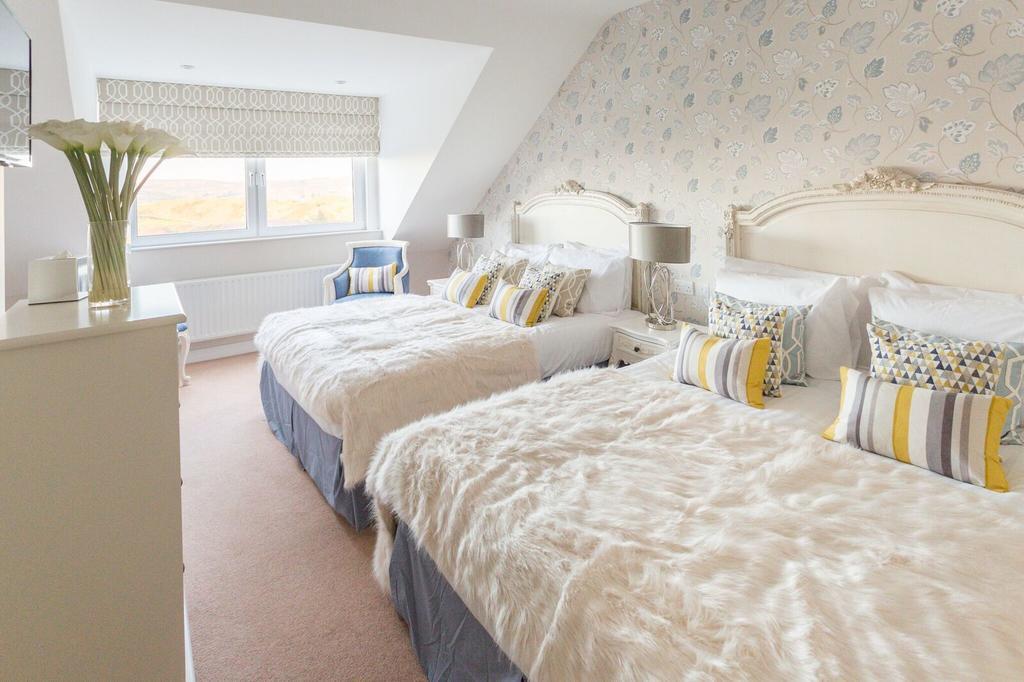 Junior Suite Family Room