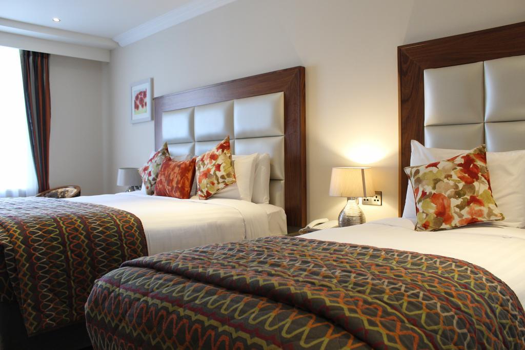 Triple Room,630128526:JPEG