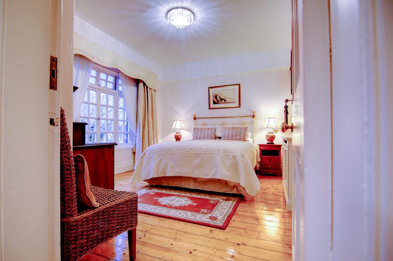 Queen Room Garden View