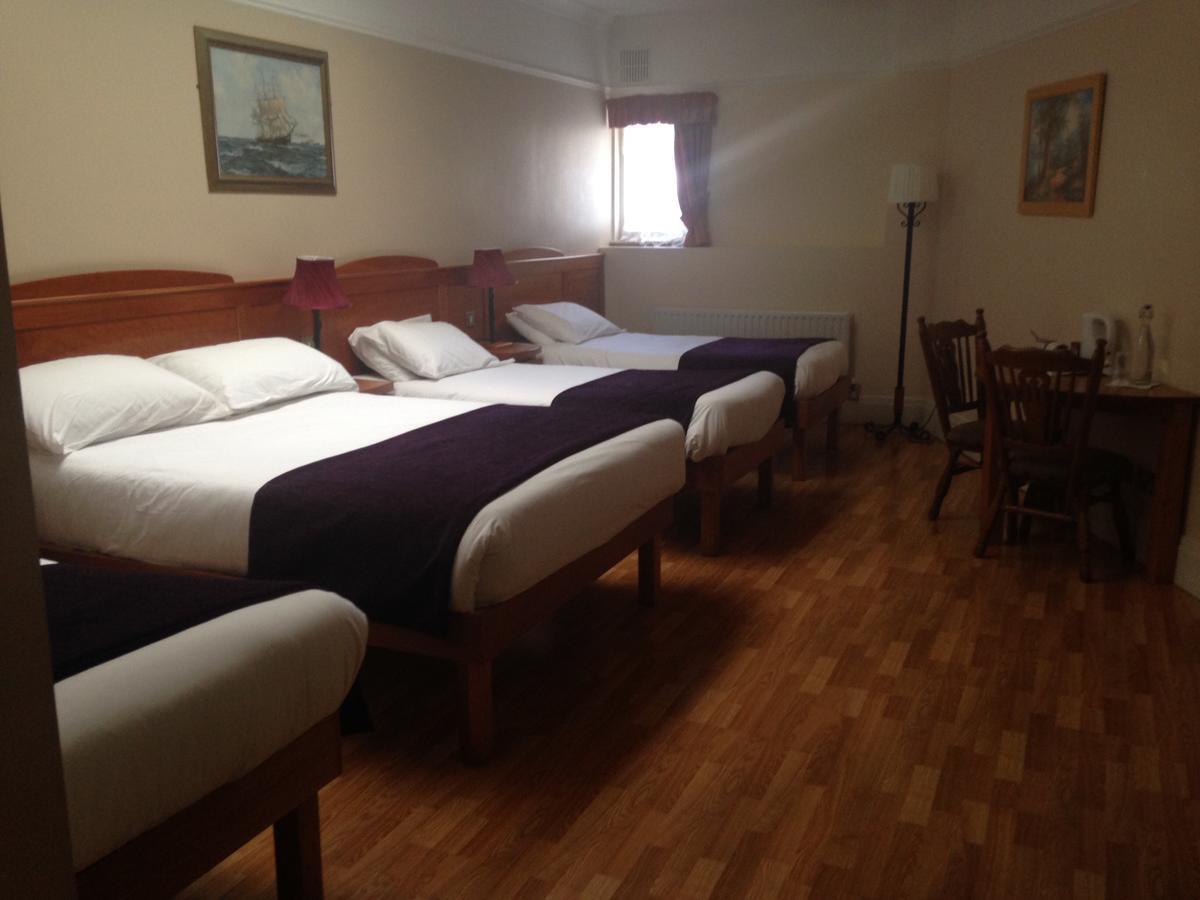 Family Room,125302314:JPEG