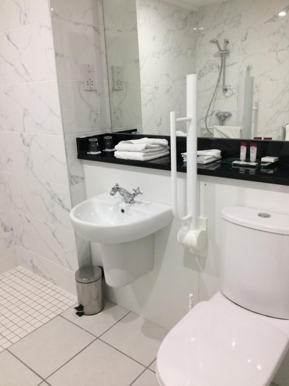 Double Room with Private Bathroom,738664090:JPEG