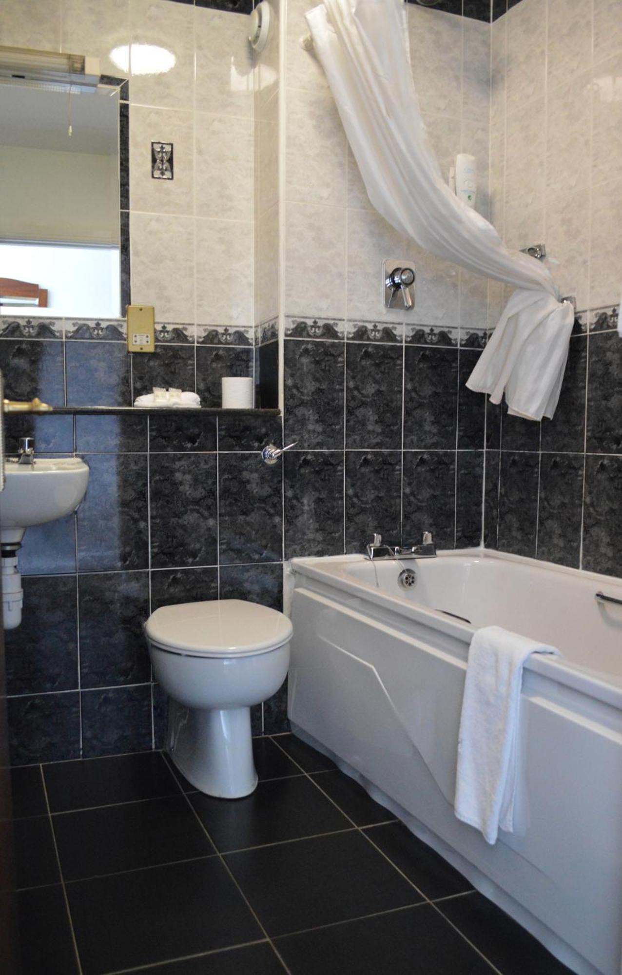 Double Room,1437580300:JPEG