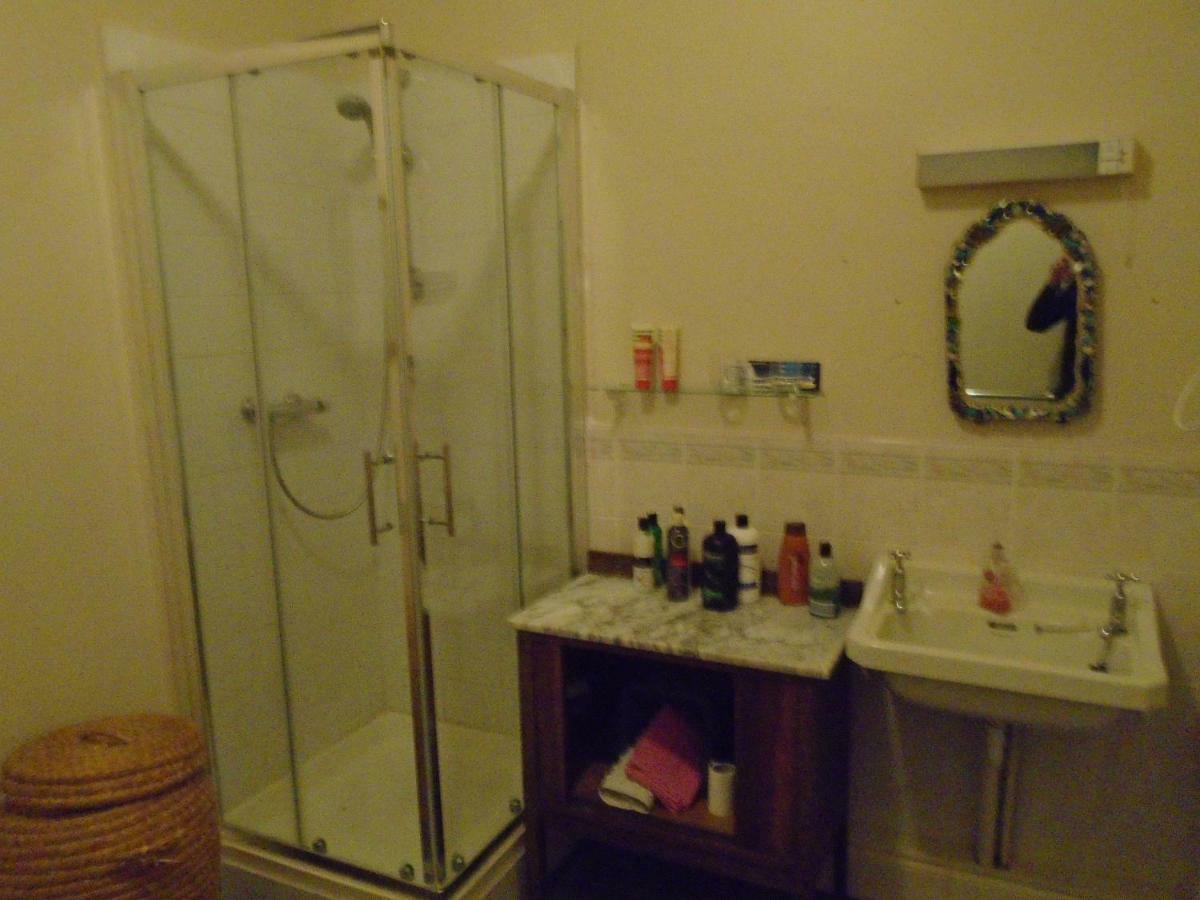 Double Room with Private External Bathroom,850954235:JPEG