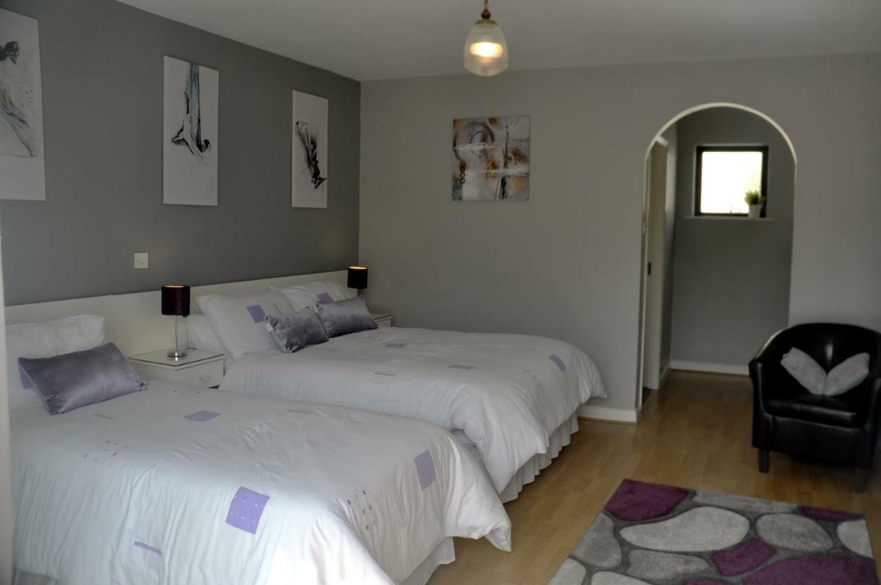 Double or Twin Room with Mountain View