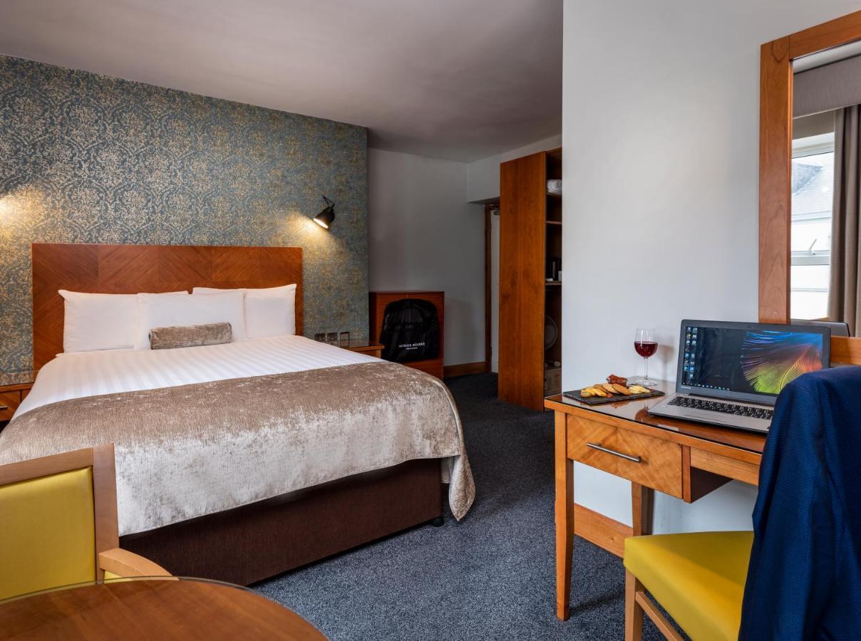 Single Room,728439085:JPEG
