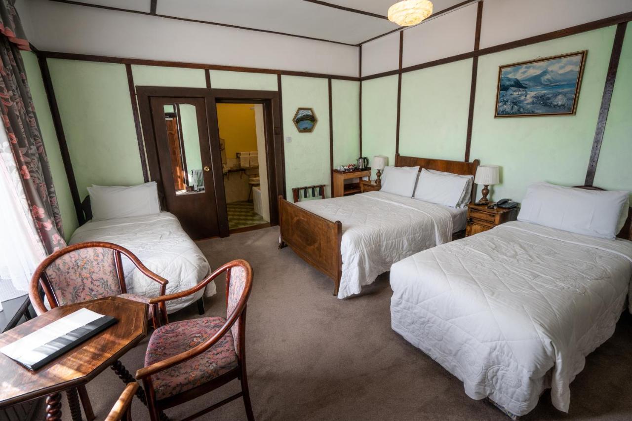 Double or Twin Room Bathroom