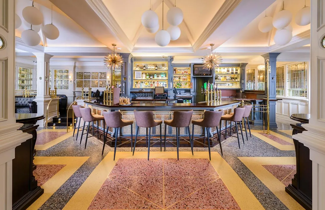 Killarney Oaks Hotel-1