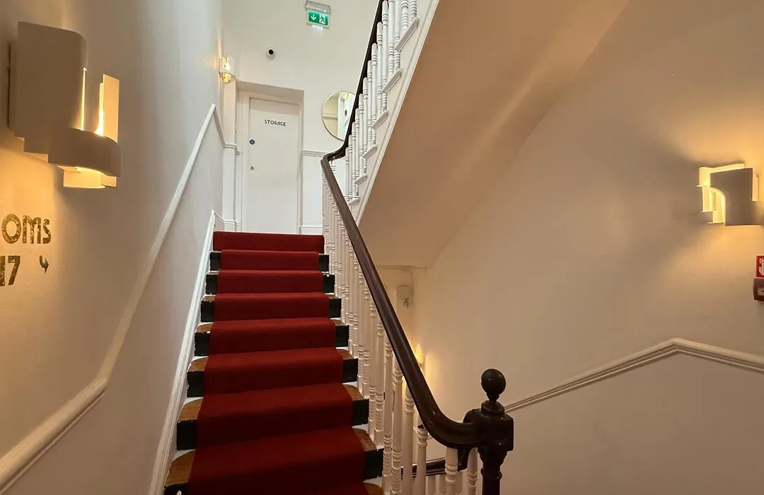 Kellys Hotel-1