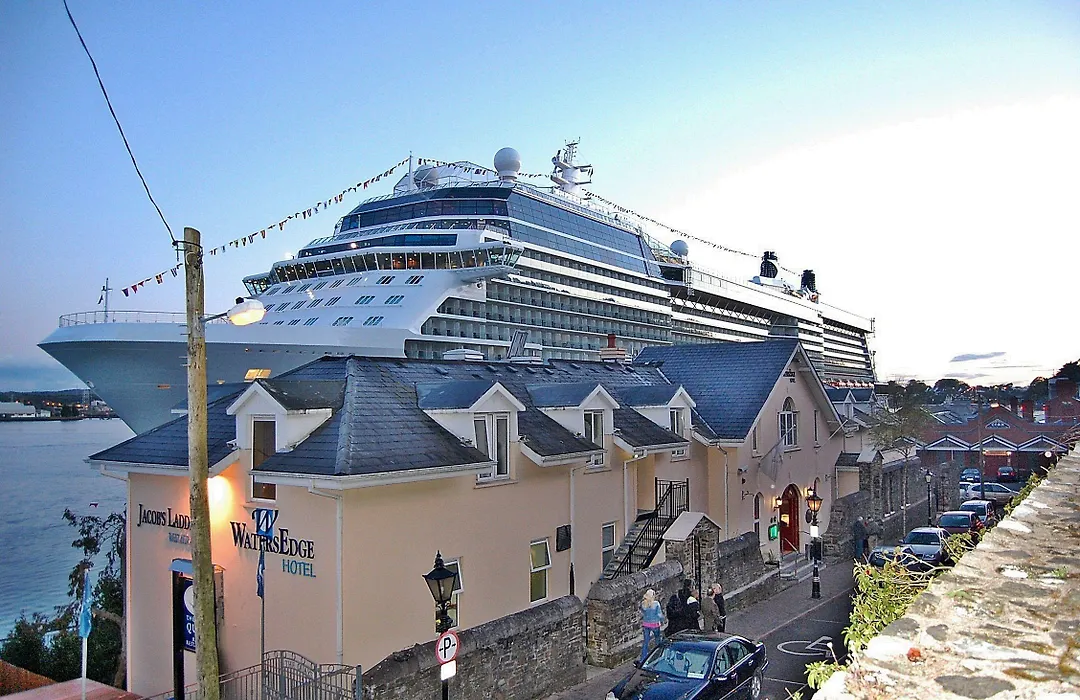 Watersedge Hotel-1