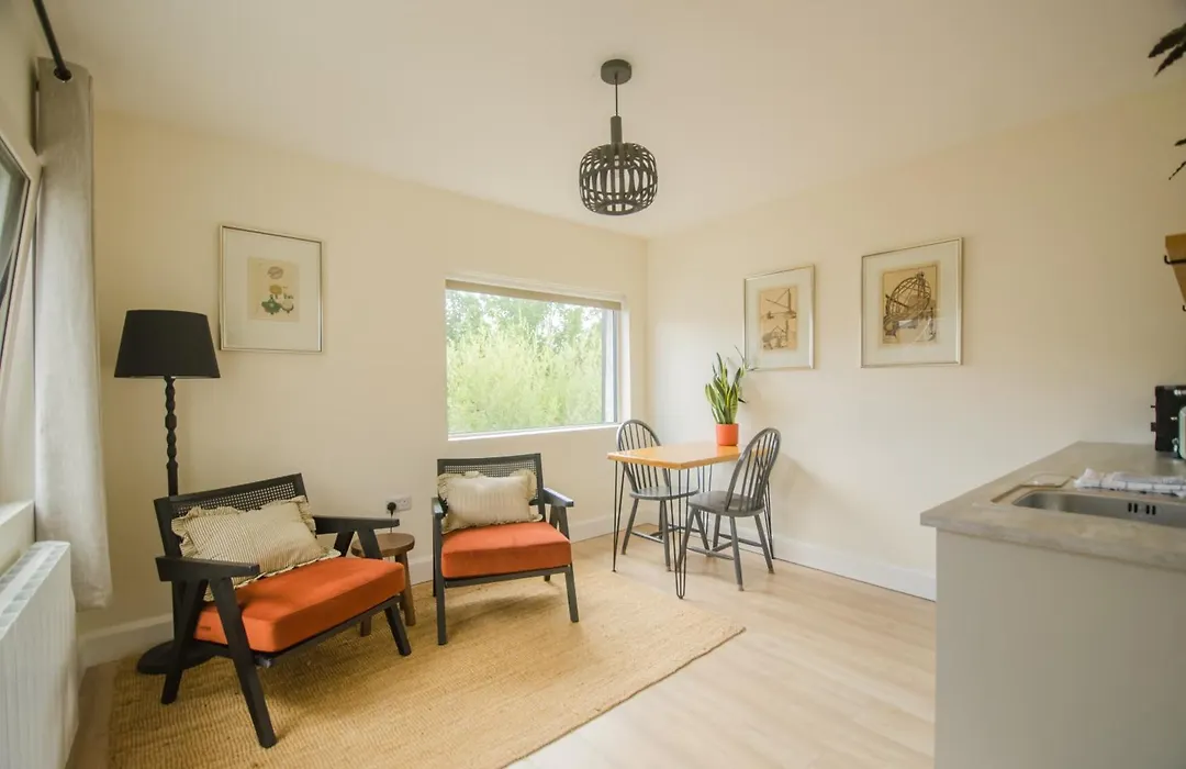 Rookery Lane Food And Lodging-1