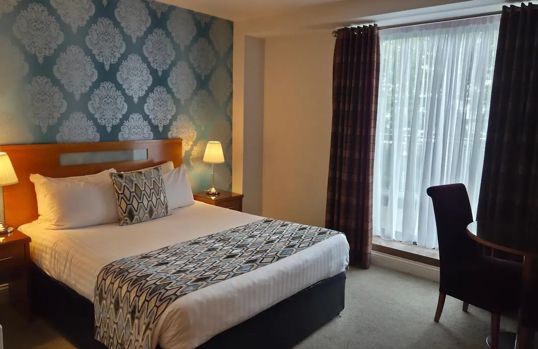 Raheen Woods Hotel-1