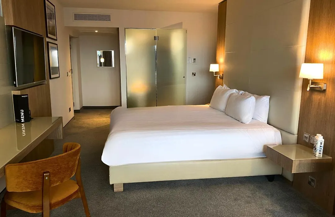Absolute Hotel Limerick-1