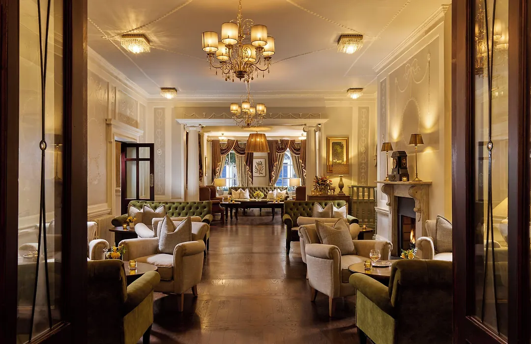 Buswells Hotel-1