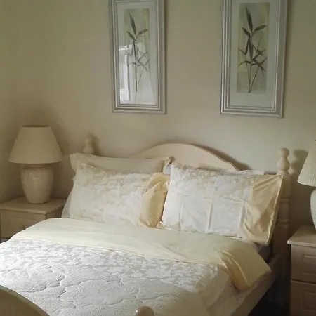 The Vee B&B-2