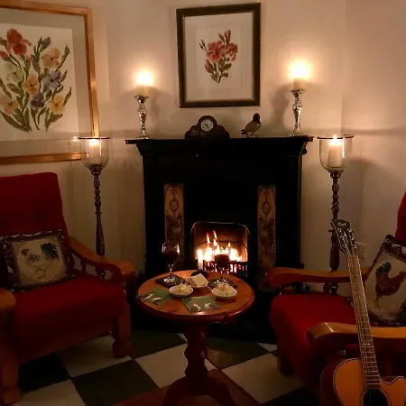 Carraig-Mor House Bed & Breakfast-3
