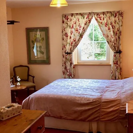 Carraig-Mor House Bed & Breakfast-2