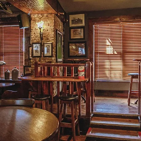Muskerry Arms Bar And B&B-2