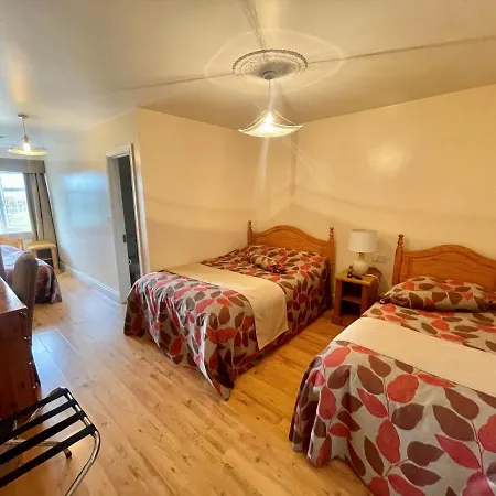 Goldendawn Guest House-3