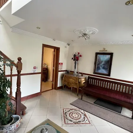 Goldendawn Guest House-2