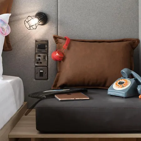 Moxy Cork-3