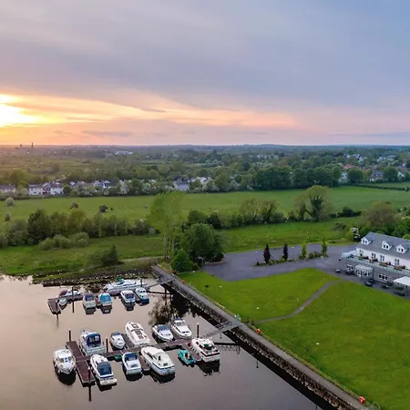 Moycarn Lodge & Marina-3