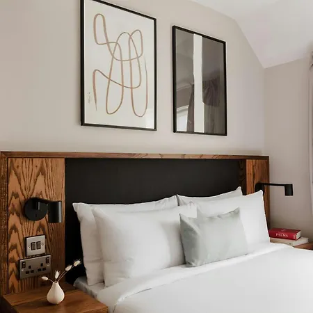 The Leeson Inn-3