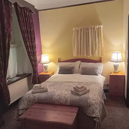 Buggle'S Pub And Accommodation-2