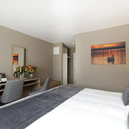 Castle Varagh Hotel & Bar-3