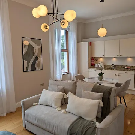 Crawford House - Scholarlee Living Apartments-3