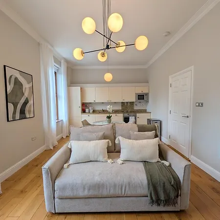 Crawford House - Scholarlee Living Apartments-3