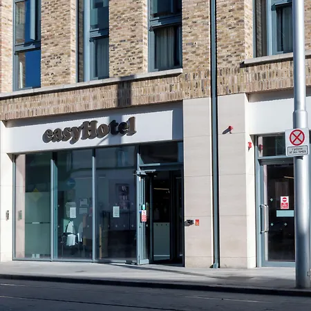Easyhotel Dublin-3