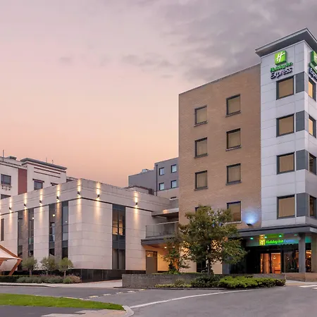 Holiday Inn Express Dublin-Airport By Ihg-3