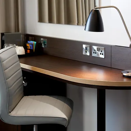 Premier Inn Dublin Airport-2