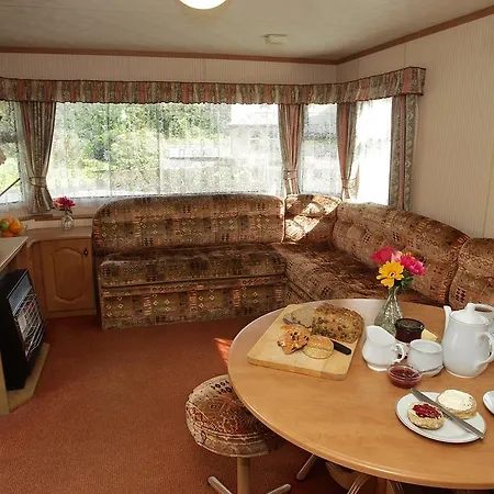 Flemings White Bridge Self-Catering Mobile Home Hire-2