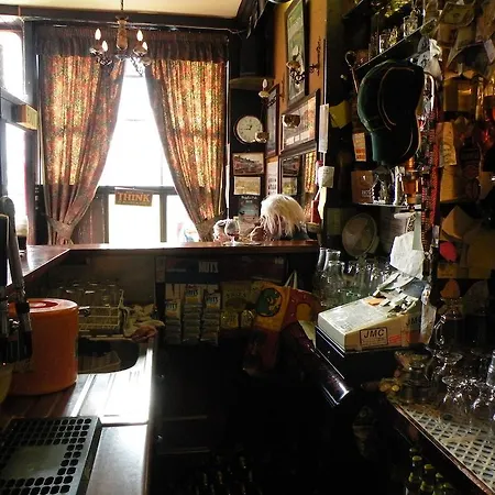 Buggle'S Pub And Accommodation-3