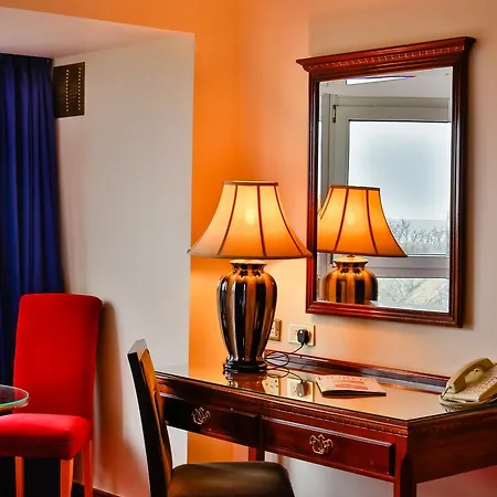 Maldron Hotel Merrion Road-3