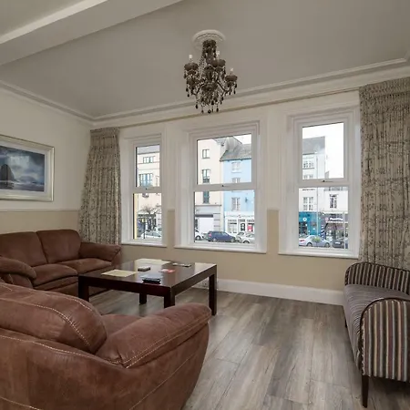 The Square Townhouse Fermoy-3