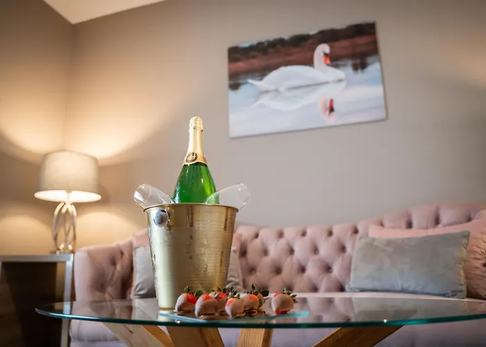 Castle Varagh Hotel & Bar
