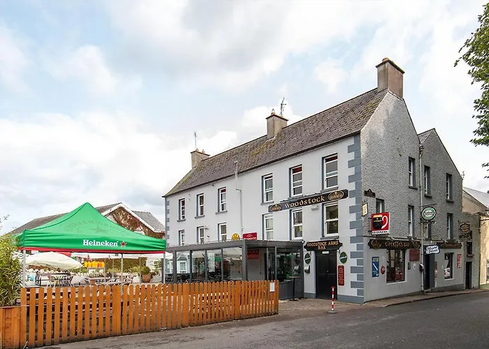 Woodstock Arms - Bar, Bed & Breakfast