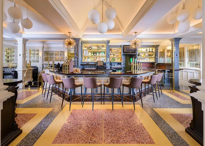 Killarney Oaks Hotel