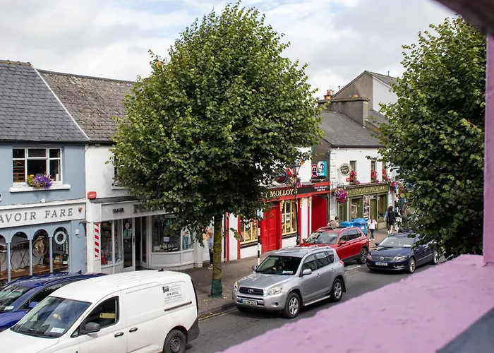 The Mariner, Westport Hotel