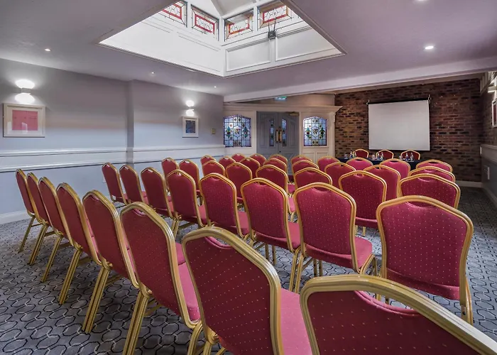 Treacys Oakwood Hotel, Shannon