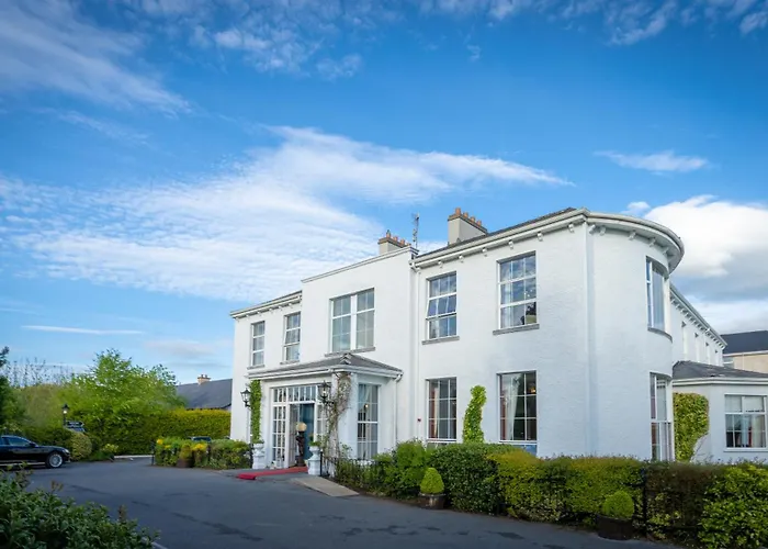 Castle Oaks House Hotel