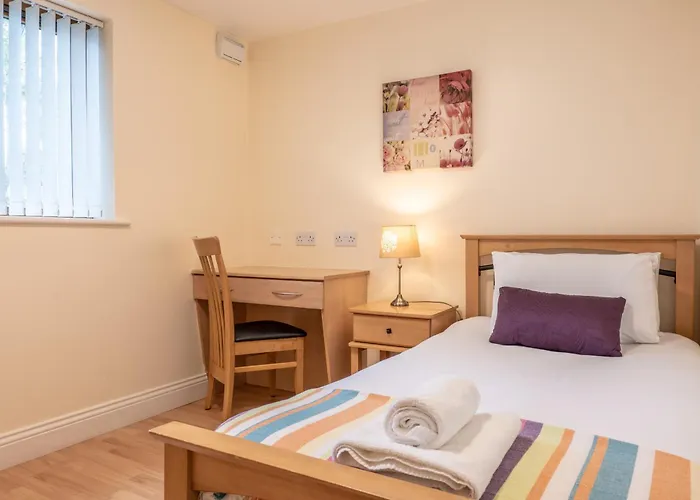 Donegan Court Aparthotel